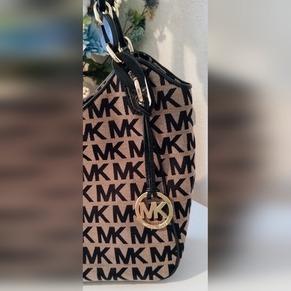 Michael Kors Rare Shoulder Bag NWOT SOLD SOLD SOLD SOLD SOLD SOLD SOLD SOLD SOLD - Picture 9 of 13